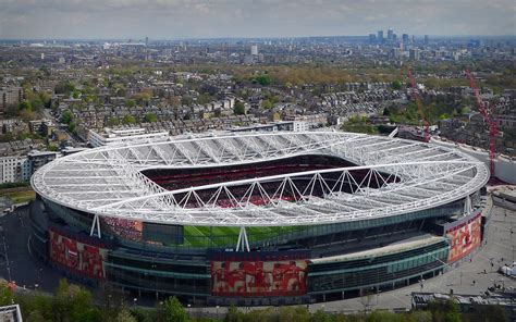 Emirates Stadium .